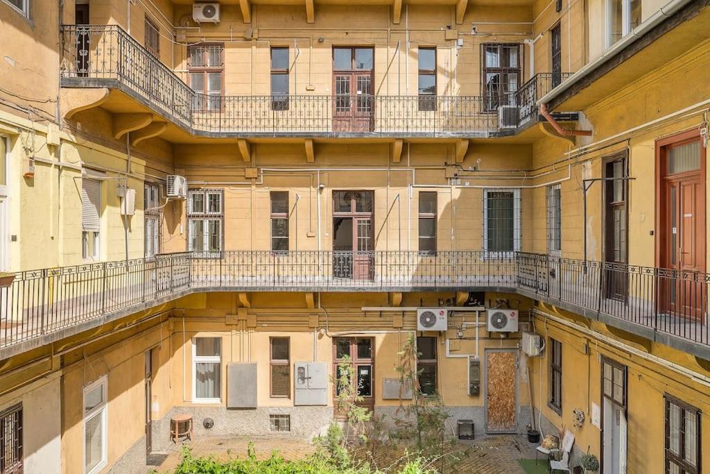 Elizabeth Boulevard Unity Budapest Exterior photo